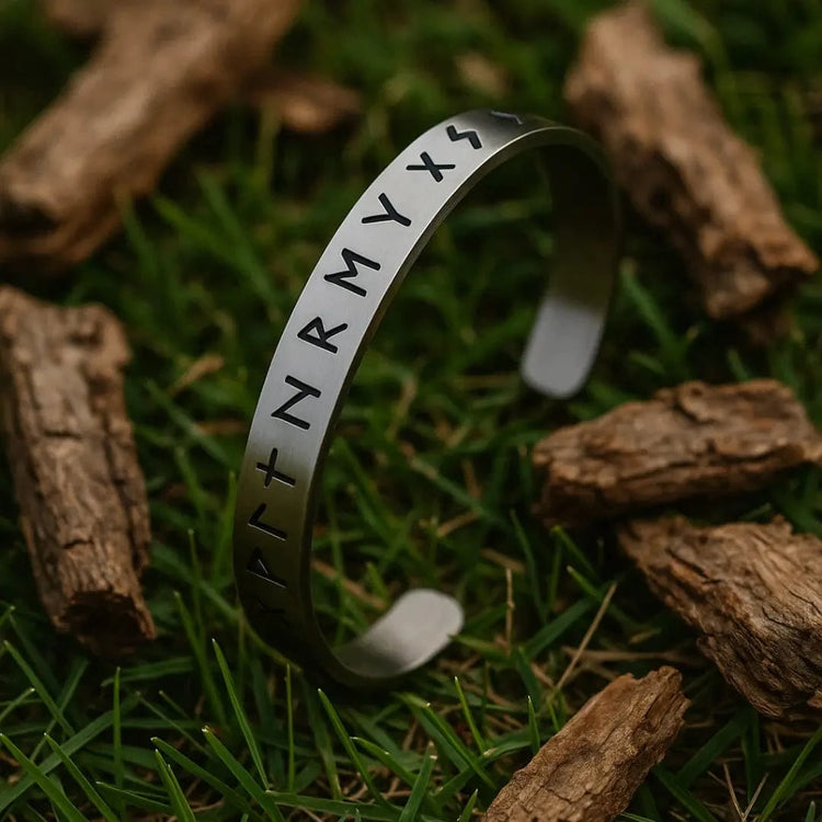 Wikinger-Armband \"Armband des Alphabets der Götter\" Wikinger-Armband \"Armband des Alphabets der Götter\"