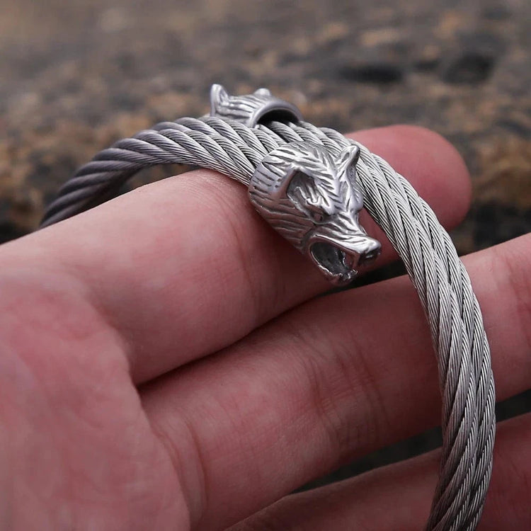 Wikinger-Armband \"Zerbrochene Ketten\" Wikinger-Armband \"Zerbrochene Ketten\"