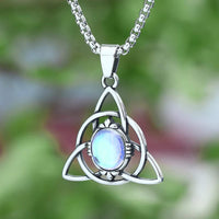 Triquetra \"Talisman der Weiblichkeit\" Halskette mit Mondstein Triquetra \"Talisman der Weiblichkeit\" Halskette mit Mondstein