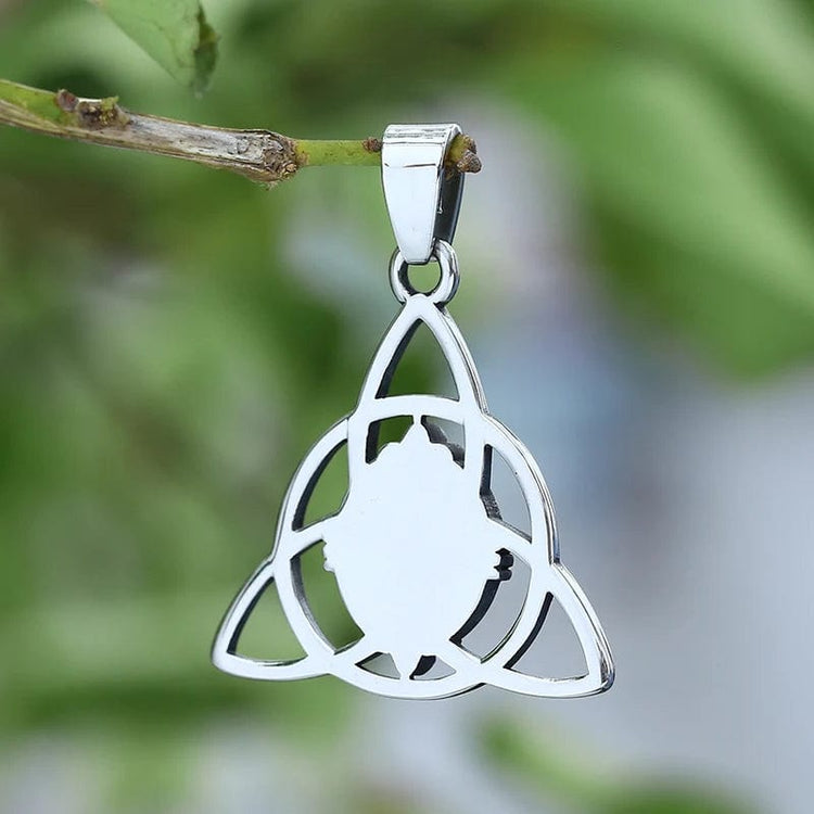 Triquetra \"Talisman der Weiblichkeit\" Halskette mit Mondstein Triquetra \"Talisman der Weiblichkeit\" Halskette mit Mondstein
