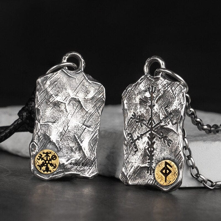 Wikingerkette aus 925er Sterlingsilber - Runenstele Wikingerkette aus 925er Sterlingsilber - Runenstele