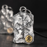 Wikingerkette aus 925er Sterlingsilber - Runenstele Wikingerkette aus 925er Sterlingsilber - Runenstele