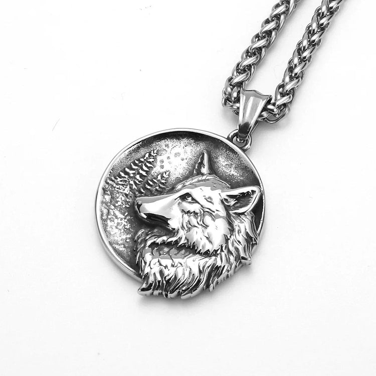 Wikinger-Halskette \"Das Erwachen des Wolfs\". Wikinger-Halskette \"Das Erwachen des Wolfs\".