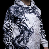 Wikinger-Hoodie \"Wütender Ouroboros - Kreis der Schlacht\". Wikinger-Hoodie \"Wütender Ouroboros - Kreis der Schlacht\".