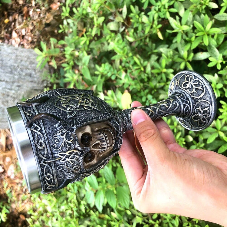 Wikingerglas \"Kelch des Ewigen Kriegers\". Wikingerglas \"Kelch des Ewigen Kriegers\".