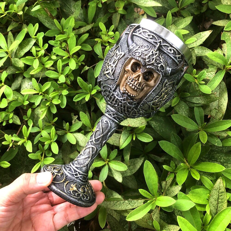 Wikingerglas \"Kelch des Ewigen Kriegers\". Wikingerglas \"Kelch des Ewigen Kriegers\".