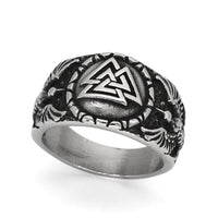 Ring Valknut, der von Odins Raben getragen wird Ring Valknut, der von Odins Raben getragen wird