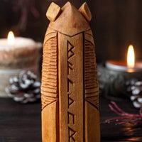 Holzstatue von Baldur Holzstatue von Baldur