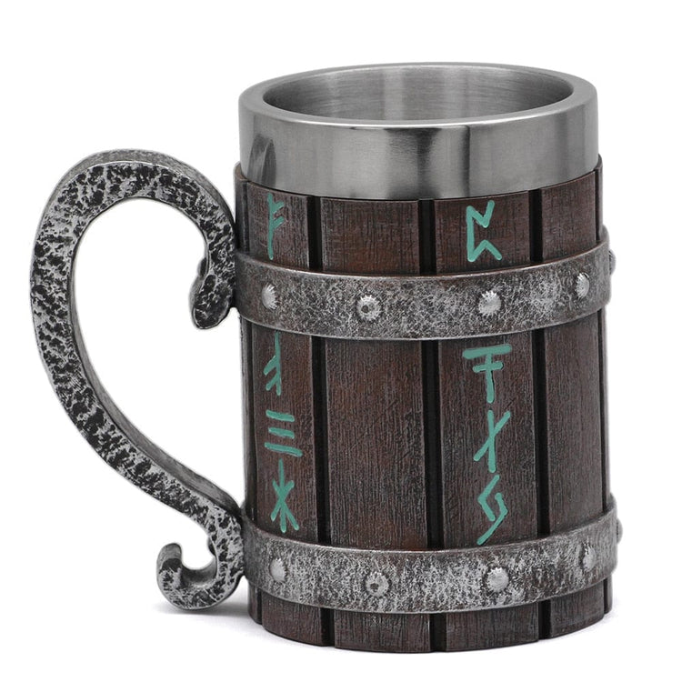 Wikingerkrug als Träger einer nordischen Rune Wikingerkrug als Träger einer nordischen Rune