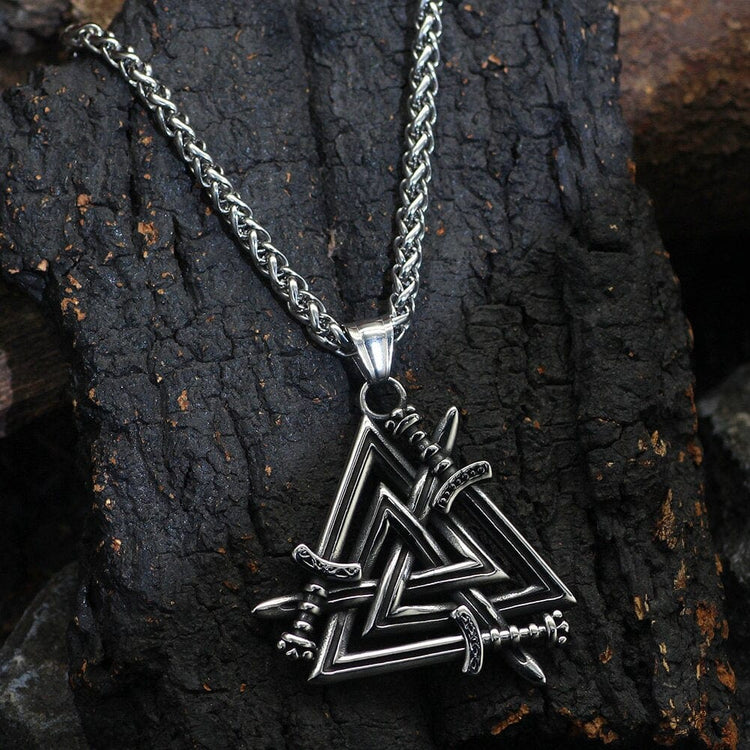 Halskette Schwerter der gefallenen Helden - Valknut Halskette Schwerter der gefallenen Helden - Valknut