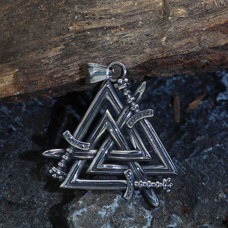Halskette Schwerter der gefallenen Helden - Valknut Halskette Schwerter der gefallenen Helden - Valknut