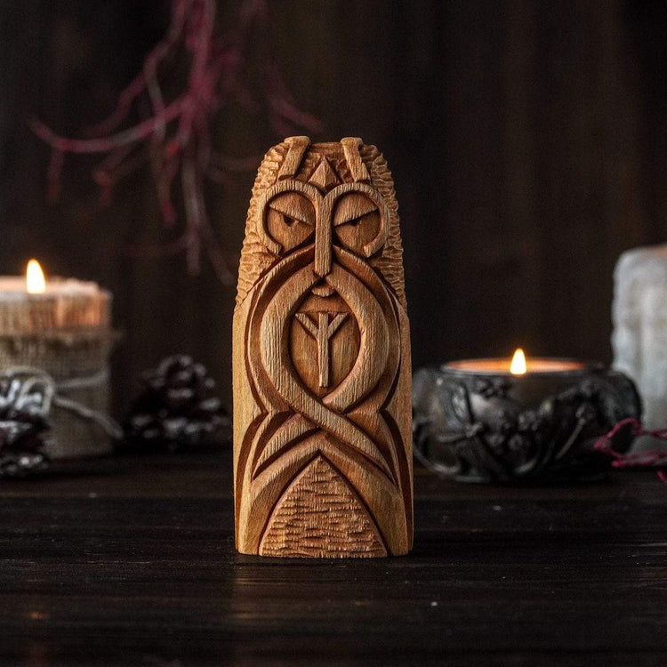 Holzstatue von Heimdall Holzstatue von Heimdall