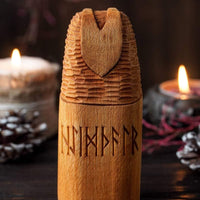 Holzstatue von Heimdall Holzstatue von Heimdall