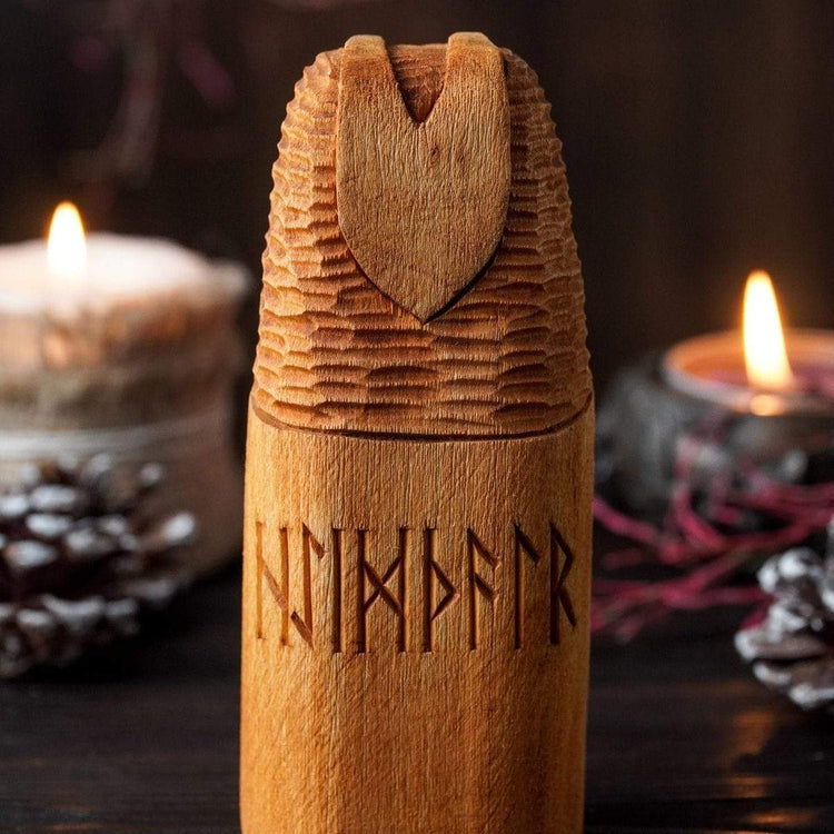 Holzstatue von Heimdall Holzstatue von Heimdall