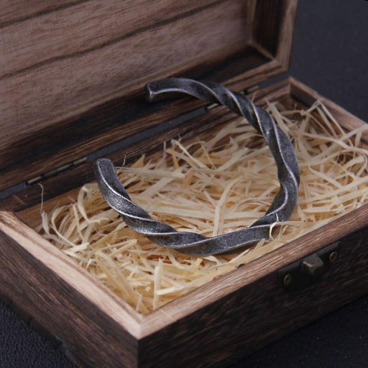 Wikinger-Armband des Mutes aus Stahl Wikinger-Armband des Mutes aus Stahl