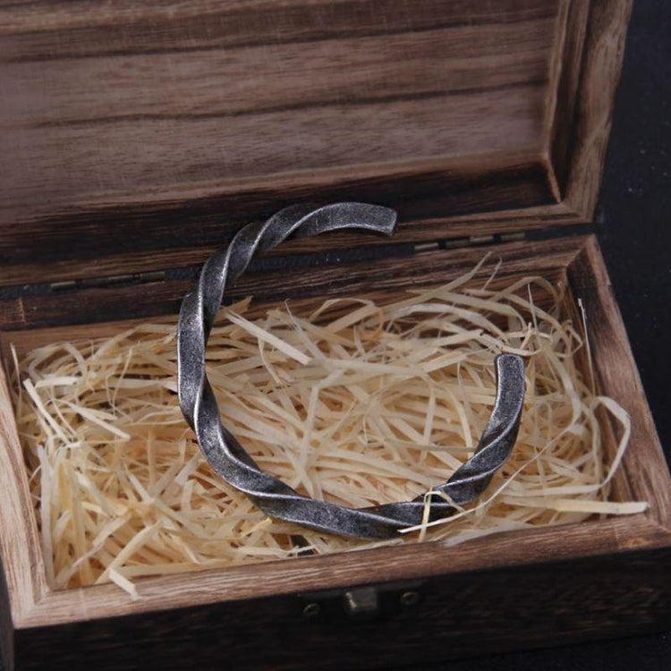 Wikinger-Armband des Mutes aus Stahl Wikinger-Armband des Mutes aus Stahl