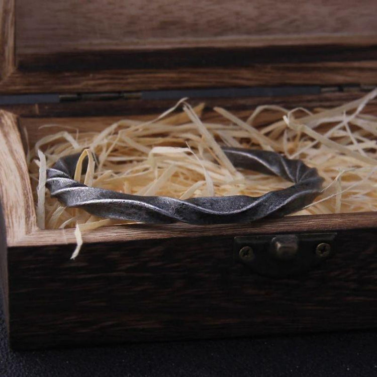 Wikinger-Armband des Mutes aus Stahl Wikinger-Armband des Mutes aus Stahl