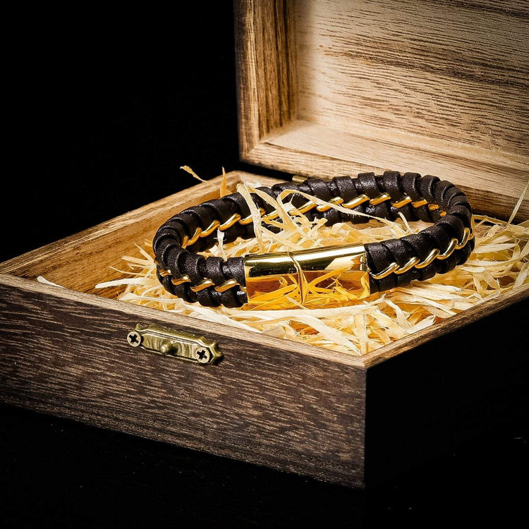 Präzisions-Wikingerarmband aus geflochtenem Leder Präzisions-Wikingerarmband aus geflochtenem Leder
