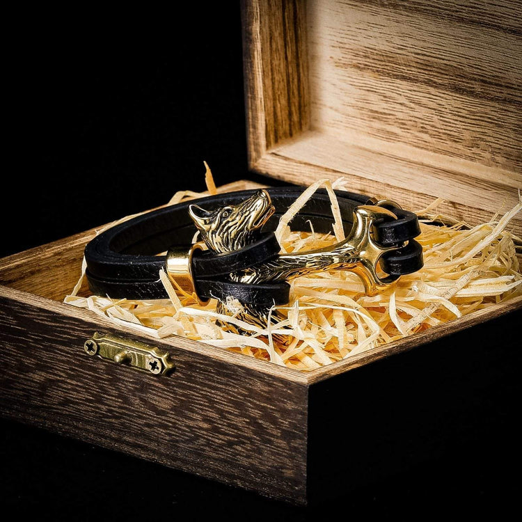 Wikinger-Armband Fenrirs Kopf in Leder Wikinger-Armband Fenrirs Kopf in Leder