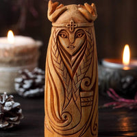 Holzstatue von Sif Holzstatue von Sif