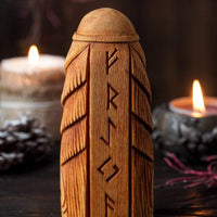 Holzstatue von Freya Holzstatue von Freya