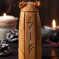 Holzstatue von Sif Holzstatue von Sif