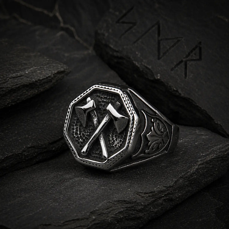 Kreuzförmiger Kriegsaxt-Ring - Edelstahl