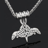 Collier Mjolnir en forme de corbeaux d'Odin