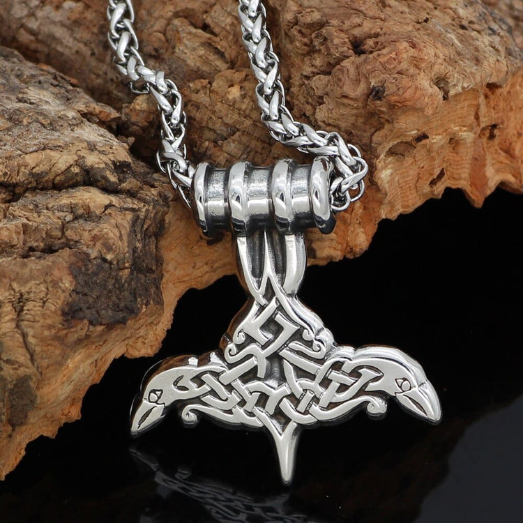 Collier Mjolnir en forme de corbeaux d'Odin