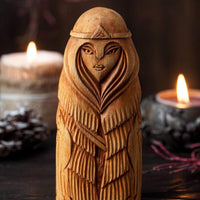 Holzstatue von Freya